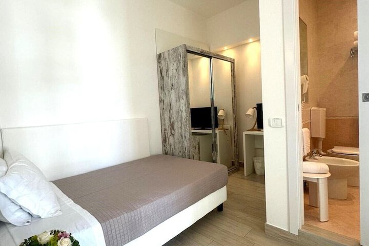Room 34 of 66