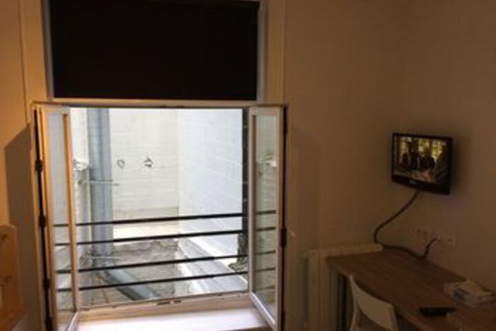 Room 43 of 112