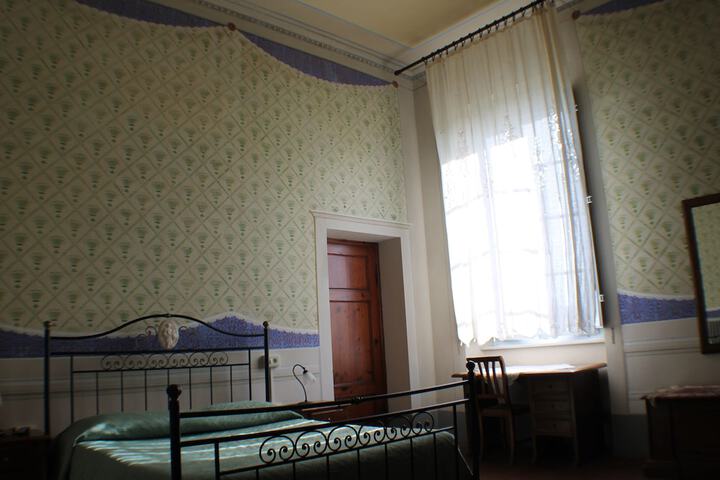 Room 11 of 45