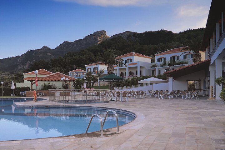 Hotel with Pool