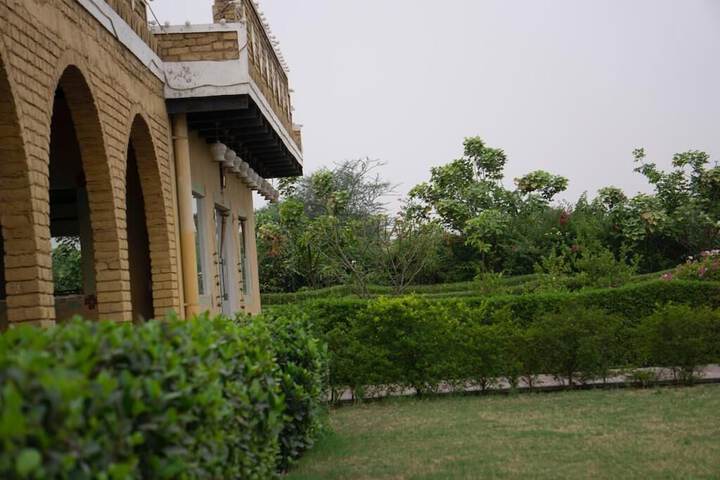 Hotel Exterior 20 of 22