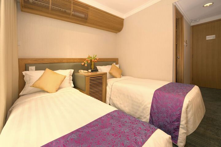 Room 4 of 62