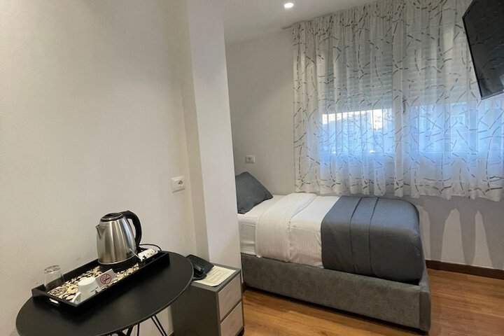 Room 4 of 35