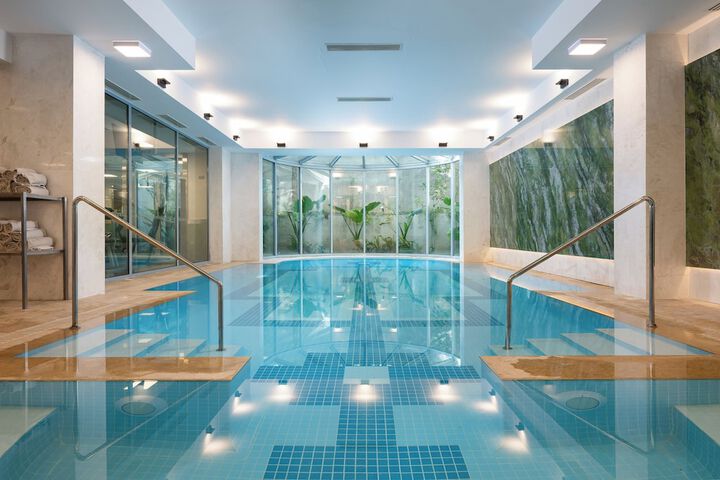 Hotel Pool