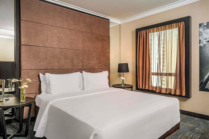 Room 25 of 114