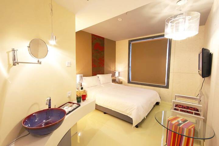 Room 25 of 39