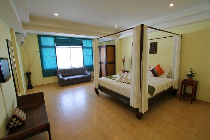 Room 6 of 44