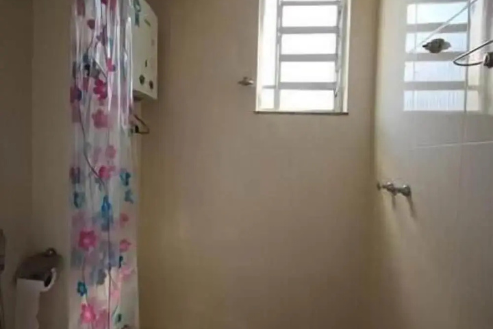 Room 9 of 21