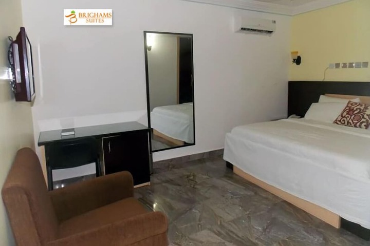 Room 8 of 39
