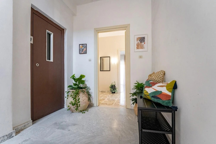 Room 10 of 20