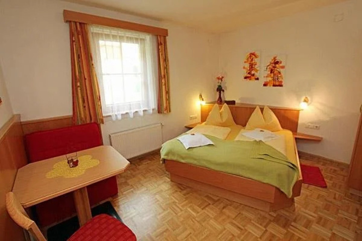 Room 7 of 8