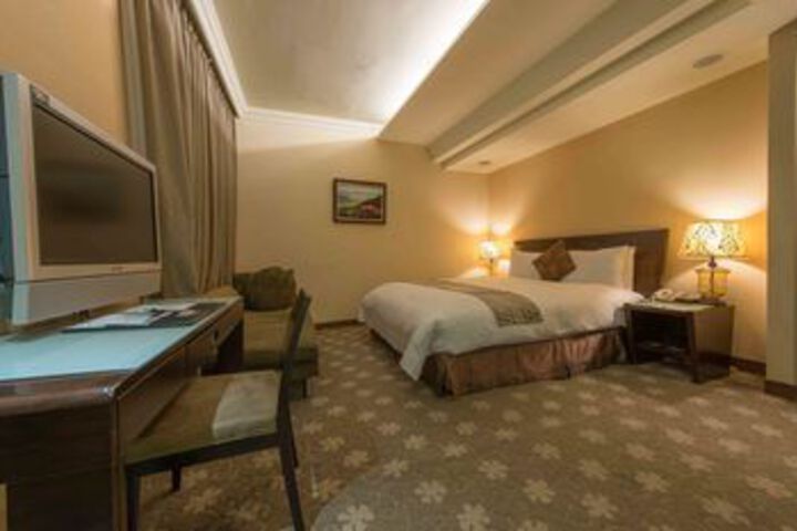 Room 16 of 50