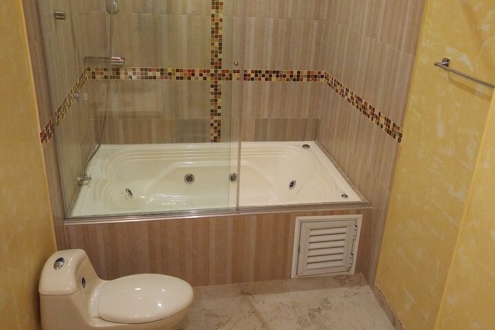 Room 14 of 39
