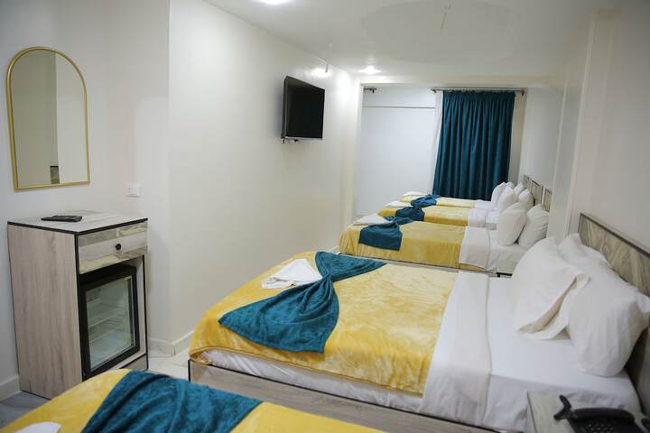 Room 22 of 99