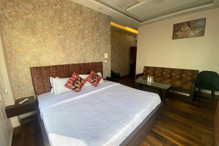 Room 41 of 83