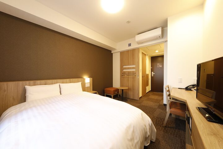 Room 10 of 90