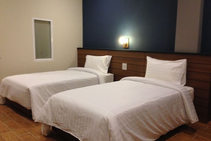 Room 17 of 32