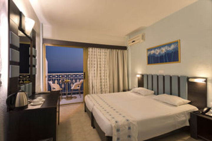 Room 16 of 54