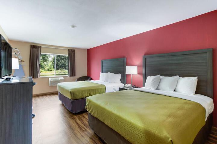 2 Queen Beds (4 of 5)