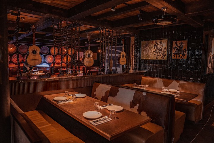 Dining 90 of 147