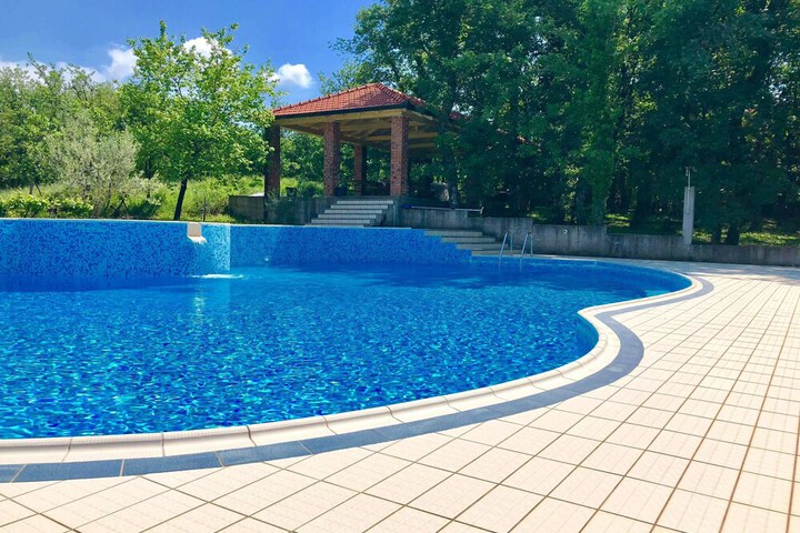 Pool 29 of 58