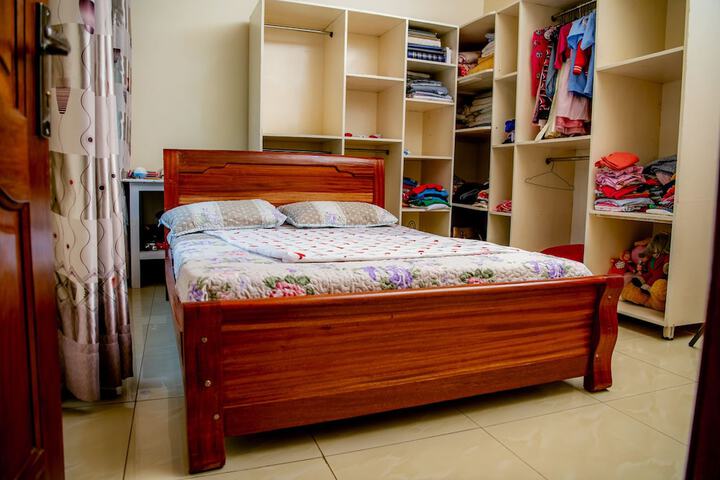 Room 10 of 38