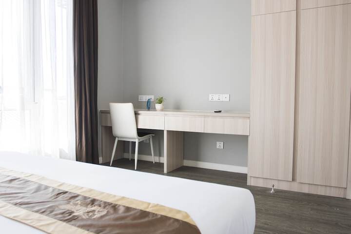 Room 14 of 110