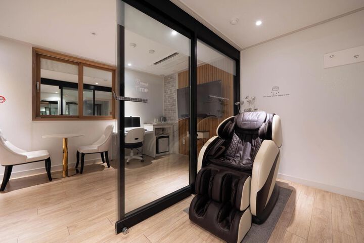 Room 44 of 74