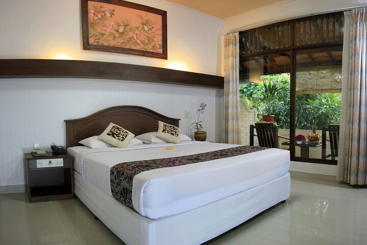 Room 5 of 172