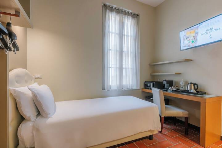 Room 34 of 96