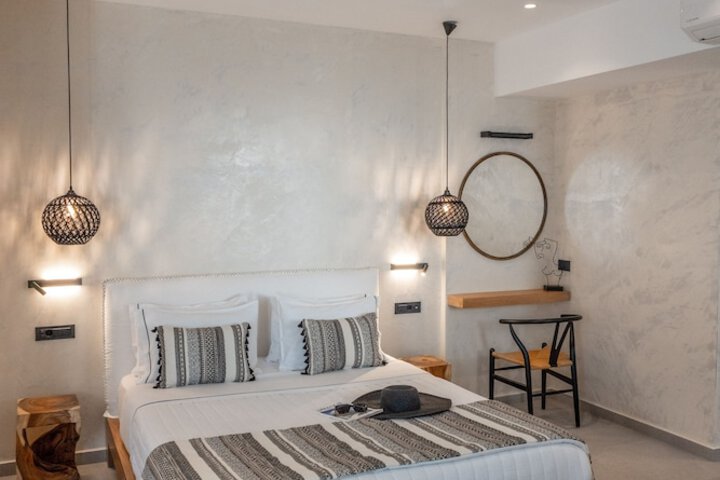 Room 52 of 136