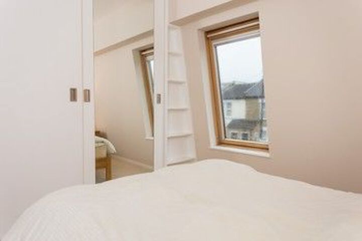 Room 17 of 28