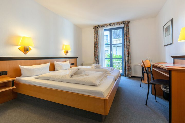 Room 12 of 70