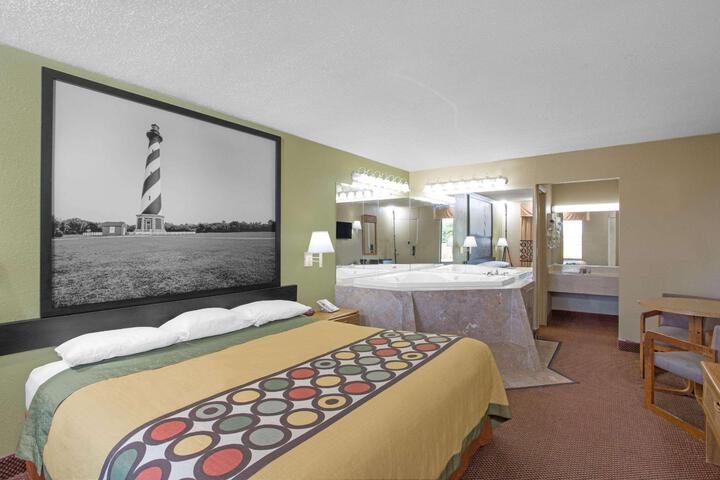 1 King Bed (5 of 5)
