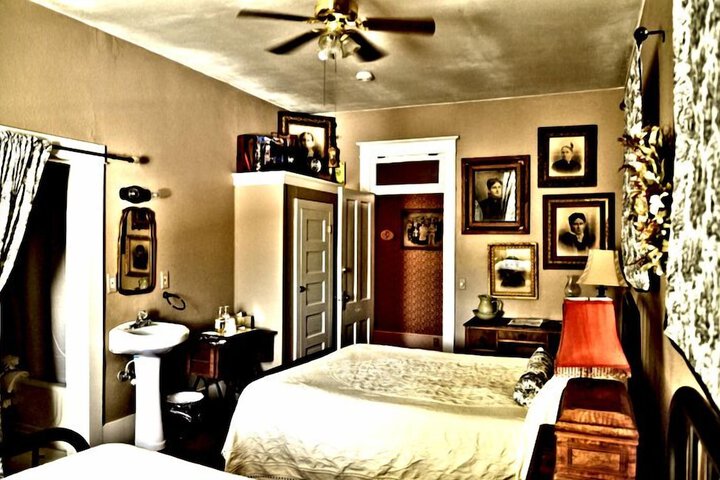 Room 42 of 135