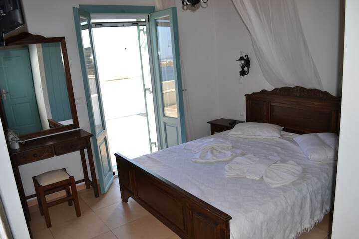 Room 5 of 25