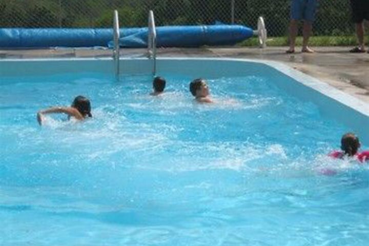 Pool 28 of 44
