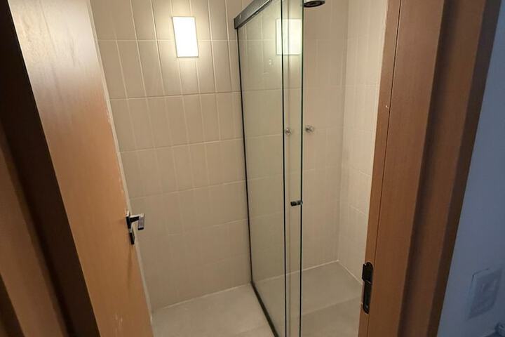 Room 8 of 9