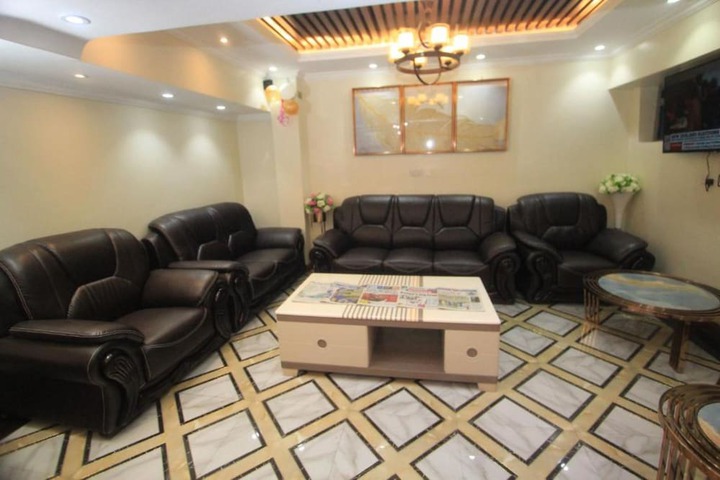 Lounge 29 of 31