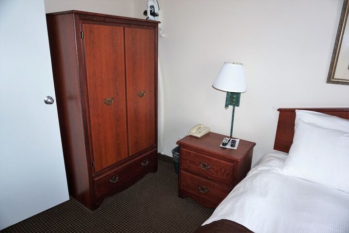 1 Bedroom Suite Queen Bed (6 of 26)