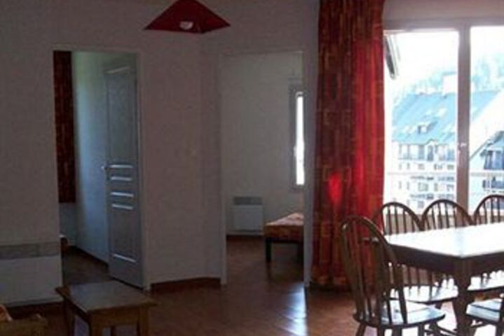 Room 6 of 6