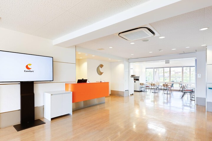 Entrance & Lobby