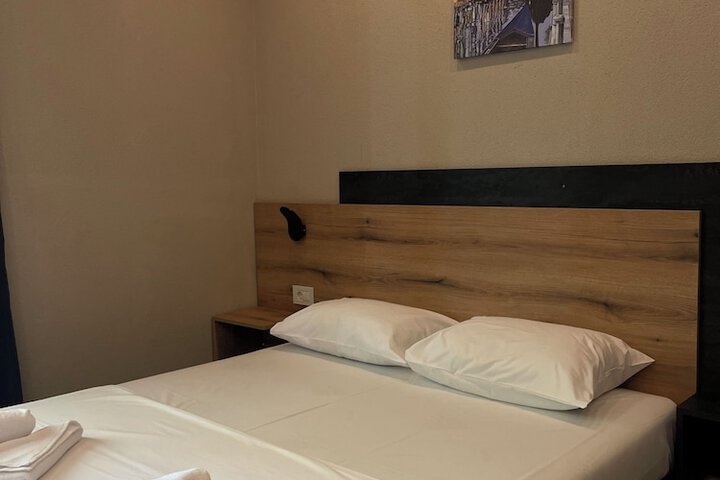Room 11 of 35