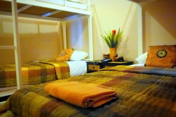 Room 16 of 40