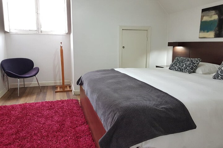 Room 9 of 19