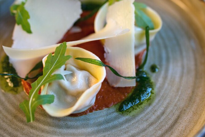 Dining 20 of 57