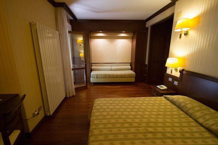 Room 20 of 62