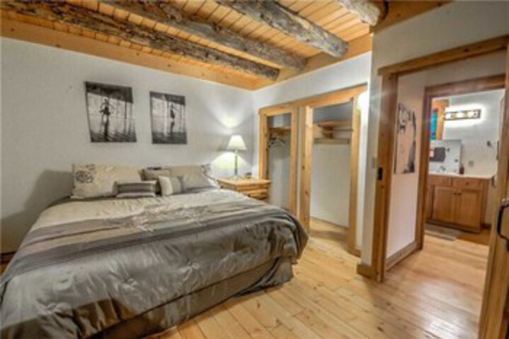 Room 16 of 24