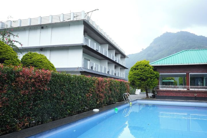Pool 19 of 24