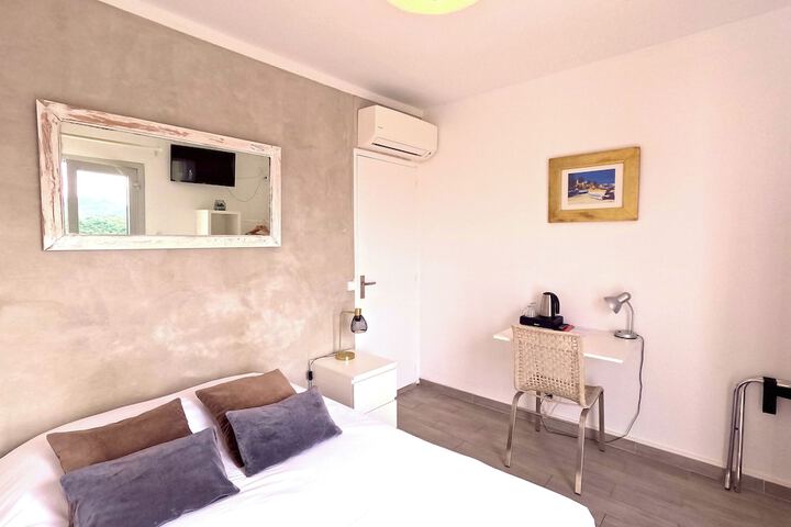 Room 14 of 39